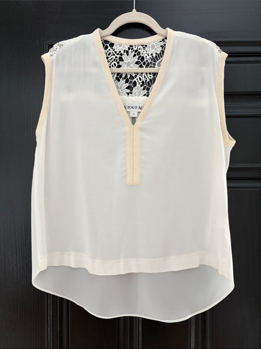 Light Cream Lace-Back V-Neck Sleeveless Camisole
